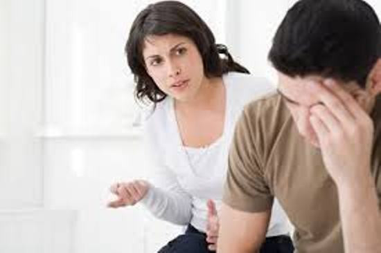 "Cậy có tiền, vợ sống vô lễ với đồng nghiệp và bạn của chồng" ảnh 2 Càng ngày vợ tôi càng coi khinh người khác hơn. Ảnh minh họa