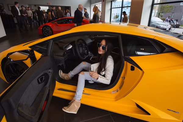 Lối sống hưởng lạc của thế hệ siêu giàu thứ hai Trung Quốc ở trời Tây - Ảnh 1.