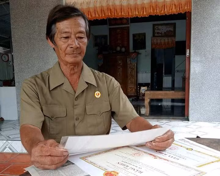 Là thương binh hạng 4/4, ông Sử luôn nêu cao tinh thần Bộ đội Cụ Hồ