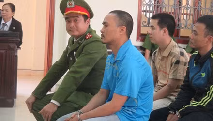 Đối tượng tại phiên tòa.