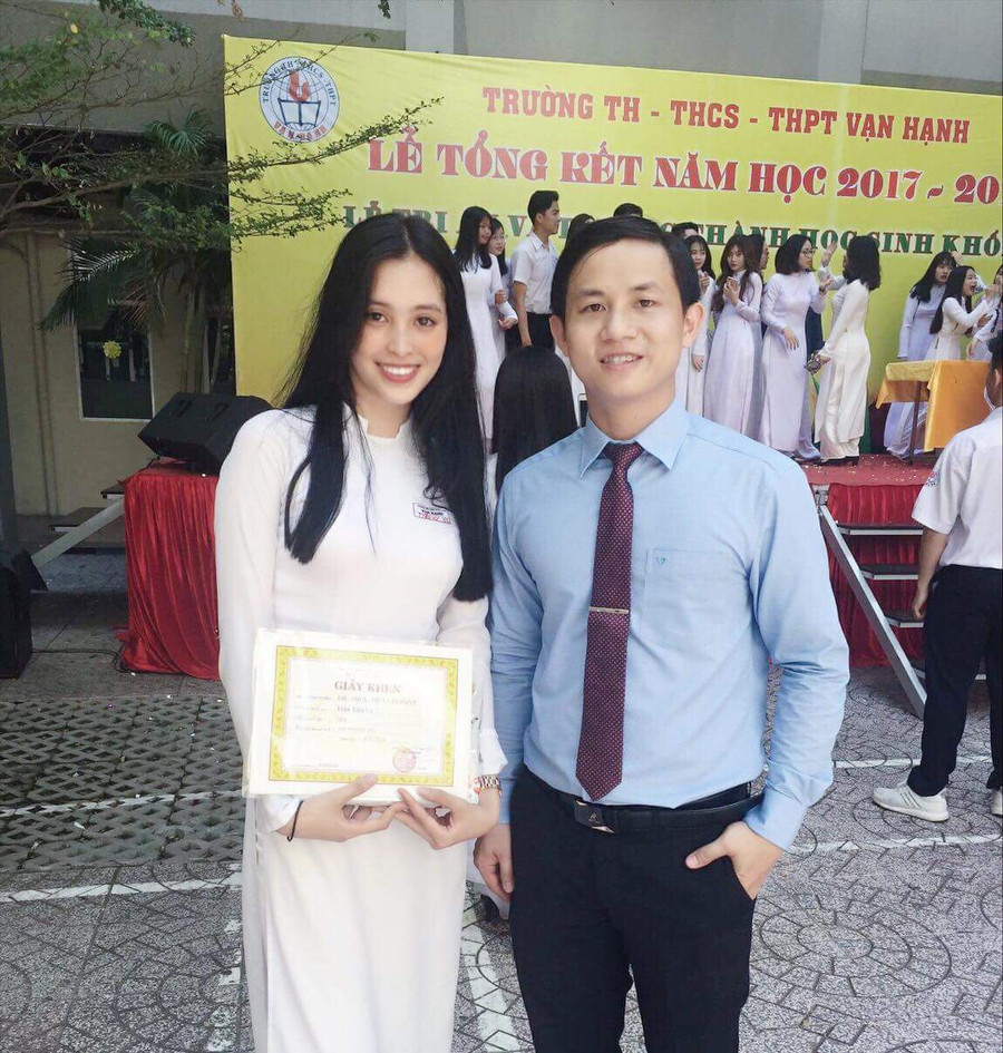 Trần Tiểu Vy trong lễ tổng kết năm học tại trường Tiểu học - THCS - THPT Vạn Hạnh (TP Hồ Chí Minh) (Ảnh từ fb cá nhân) Trần Tiểu Vy trong lễ tổng kết năm học tại trường Tiểu học - THCS - THPT Vạn Hạnh (TP Hồ Chí Minh) (Ảnh từ fb cá nhân)