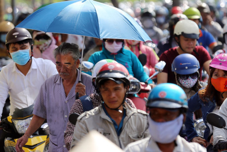 Kẹt xe từ sáng đến trưa tại cửa ngõ sân bay Tân Sơn Nhất - Ảnh 4 Ket xe tu sang den trua tai cua ngo san bay Tan Son Nhat - Anh 4