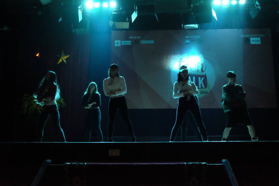 Tìm ra thí sinh “diễn thuyết siêu đẳng” bằng tiếng Anh ảnh 1