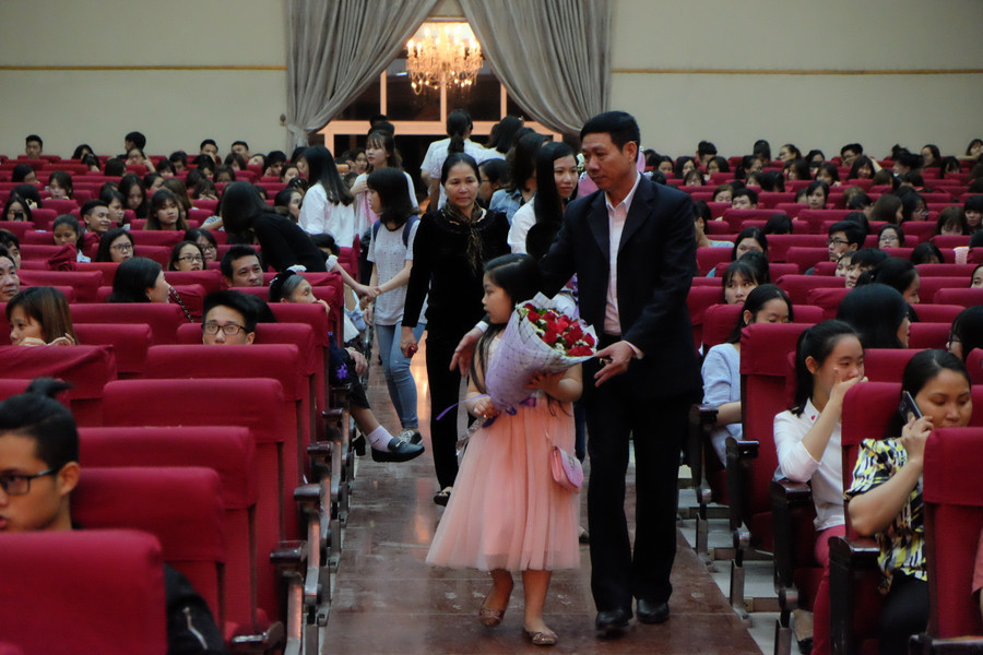 Tìm ra thí sinh “diễn thuyết siêu đẳng” bằng tiếng Anh ảnh 2