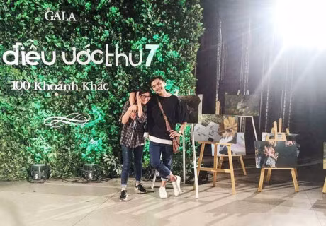 9X bat xe tu Bac Ninh ra Ha Noi noi chuyen voi Tay de hoc tieng Anh - Anh 11