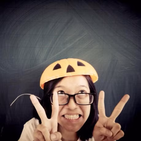 9X bat xe tu Bac Ninh ra Ha Noi noi chuyen voi Tay de hoc tieng Anh - Anh 14