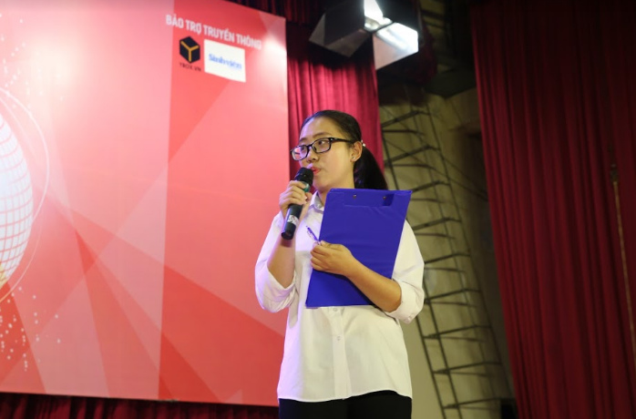 Tìm ra thí sinh “diễn thuyết siêu đẳng” bằng tiếng Anh ảnh 5