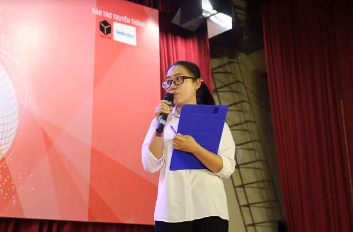 Tìm ra thí sinh “diễn thuyết siêu đẳng” bằng tiếng Anh ảnh 5