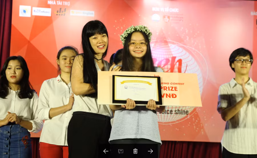 Tìm ra thí sinh “diễn thuyết siêu đẳng” bằng tiếng Anh ảnh 10