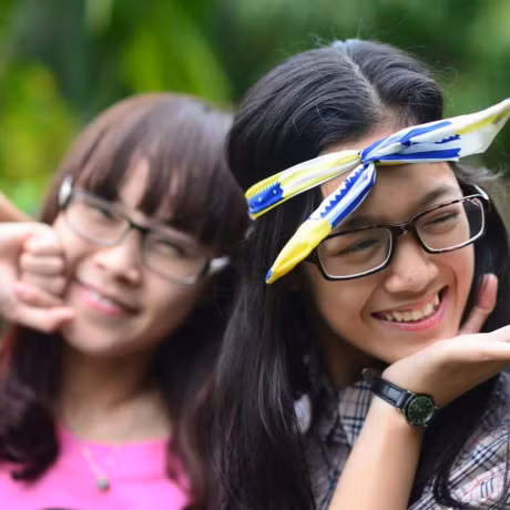 9X bat xe tu Bac Ninh ra Ha Noi noi chuyen voi Tay de hoc tieng Anh - Anh 16