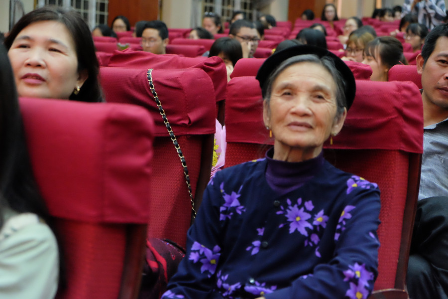 Tìm ra thí sinh “diễn thuyết siêu đẳng” bằng tiếng Anh ảnh 3