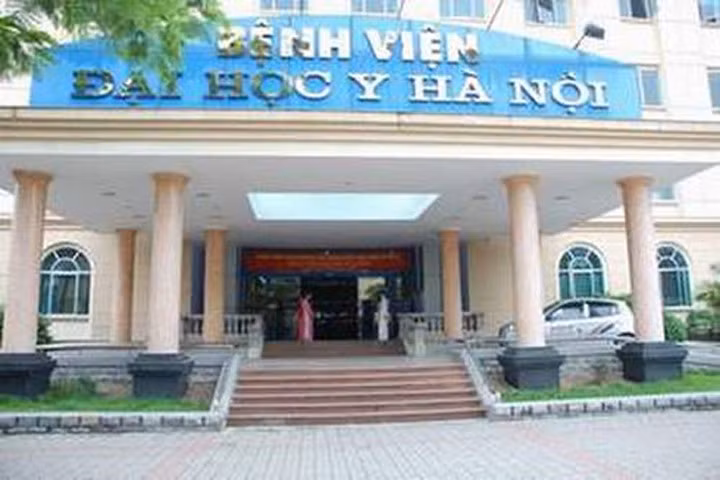 Vụ côn đồ xông vào bệnh viện khống chế thầy thuốc, chém người: Nạn nhân đã qua cơn nguy kịch