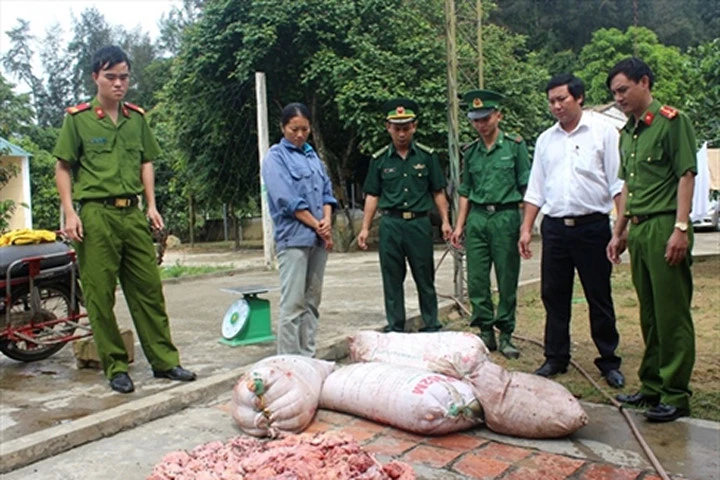 Lô mỡ, nội tạng bốc mùi hôi thối bị bắt giữ