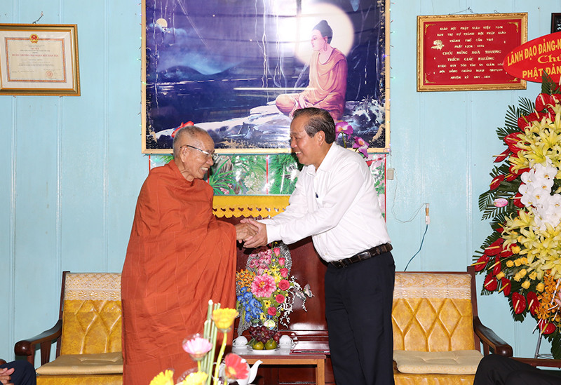 Phó Thủ tướng Trương Hòa Bình và Hoà thượng Thích Giác Nhường. Ảnh: VGP/Lê Sơn Phó Thủ tướng Trương Hòa Bình và Hoà thượng Thích Giác Nhường. Ảnh: VGP/Lê Sơn