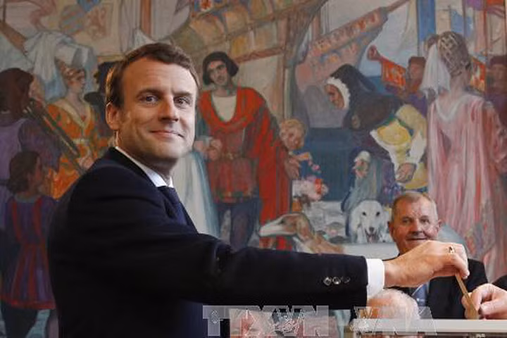 WikiLeaks: Có "dấu vết Nga" trong thư tín từ ban cố vấn tranh cử của ông Macron