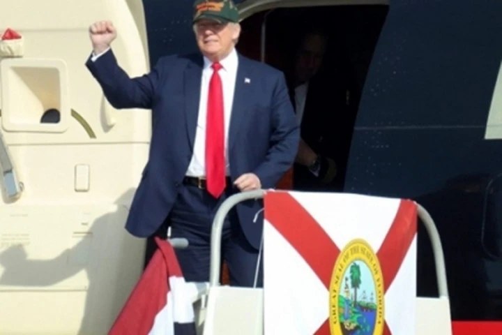 Ông Donald Trump có mặt tại bang Florida hôm 25/10 cho một sự kiện vận động bầu cử. Ảnh: EPA.