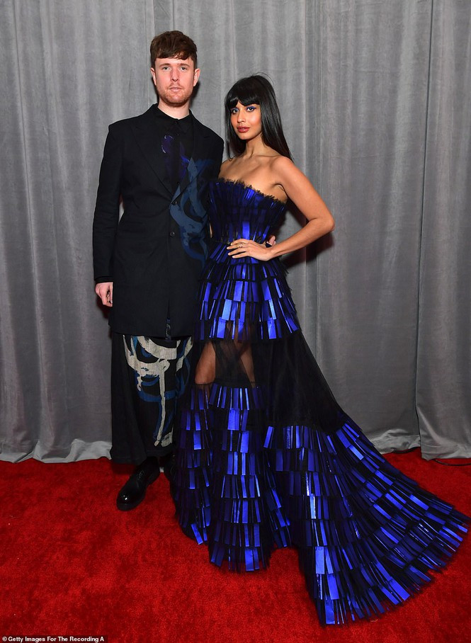 Chiêm ngưỡng những bộ cánh đẹp nhất trên thảm đỏ Grammy 2020 - ảnh 15