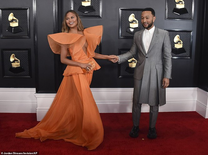 Chiêm ngưỡng những bộ cánh đẹp nhất trên thảm đỏ Grammy 2020 - ảnh 5