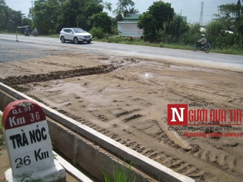 Trung tá Công an lái xe lọt sông Trung tá Công an lái xe lọt sông