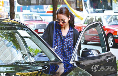 Vợ tỷ phú mở tiệc vui vẻ bên chồng “trêu tức” bồ nhí ảnh 13 Vợ tỷ phú mở tiệc vui vẻ bên chồng