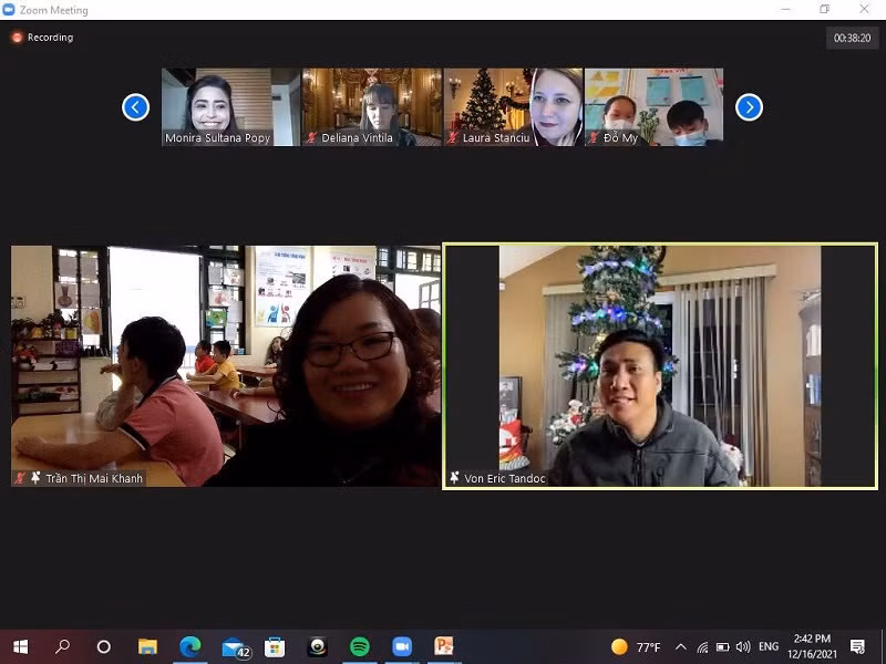 Cô Trần Thị Mai Khanh tham gia vào các lớp học không biên giới. Ảnh: NVCC
