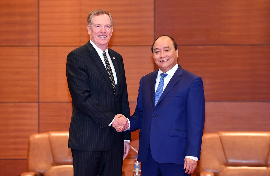 Thủ tướng Nguyễn Xuân Phúc tiếp Đại diện Thương mại Hoa Kỳ Robert Lighthizer. Ảnh: VGP/Quang Hiếu