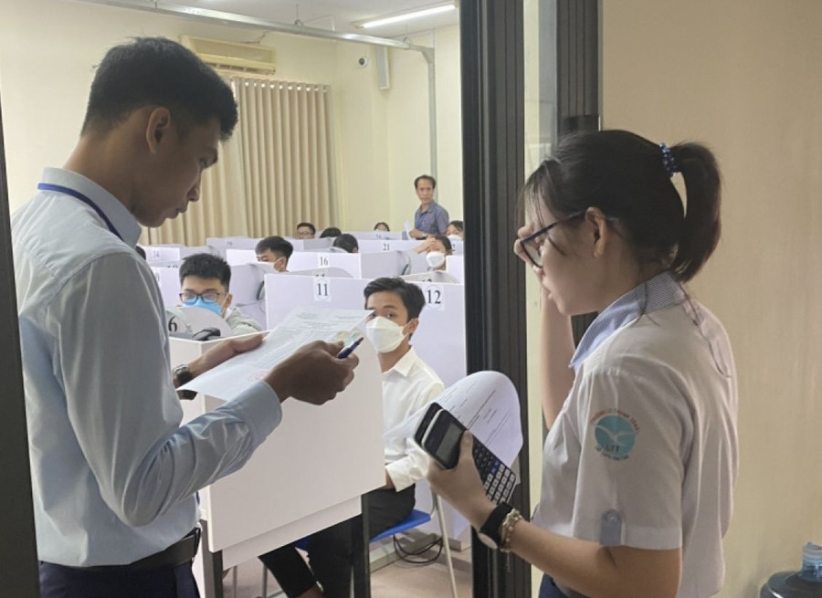 Thí sinh dự thi Đánh giá năng lực chuyên biệt của Trường Đại học Sư phạm TPHCM năm 2023. Ảnh: INT Thí sinh dự thi Đánh giá năng lực chuyên biệt của Trường Đại học Sư phạm TPHCM năm 2023. Ảnh: INT