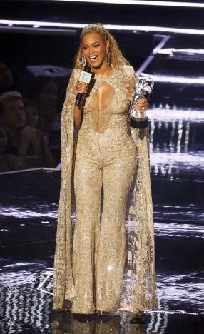 Beyonce gay bao tai le trao giai am nhac - Anh 1