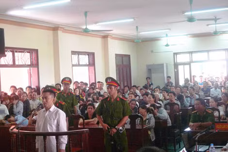 Một người chồng bạo hành vợ đã bị tòa án xử lý nghiêm khắc.