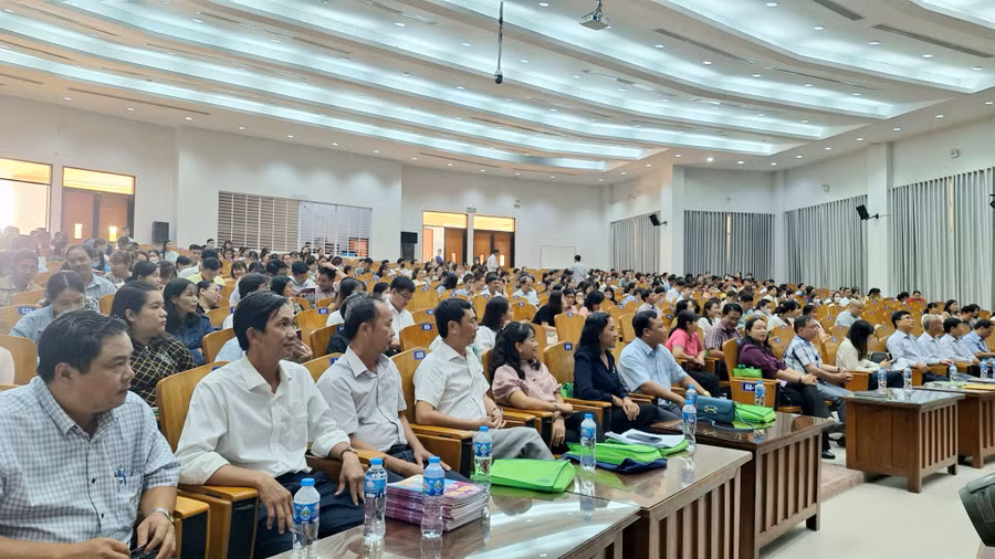 Cán bộ quản lý và giáo viên An Giang tham dự Hội thảo giới thiệu SGK năm học 2024 - 2025.