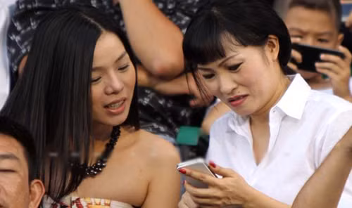 Kham pha sieu pham dien thoai bo ket cua sao Viet-Hinh-10