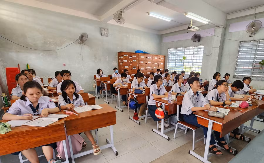 Học sinh Trường THPT Chuyên Nguyễn Bỉnh Khiêm (Vĩnh Long).