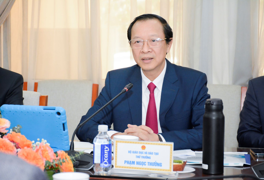 Thứ trưởng Bộ GD&ĐT Phạm Ngọc Thưởng phát biểu tại buổi làm việc. Thứ trưởng Bộ GD&ĐT Phạm Ngọc Thưởng phát biểu tại buổi làm việc.