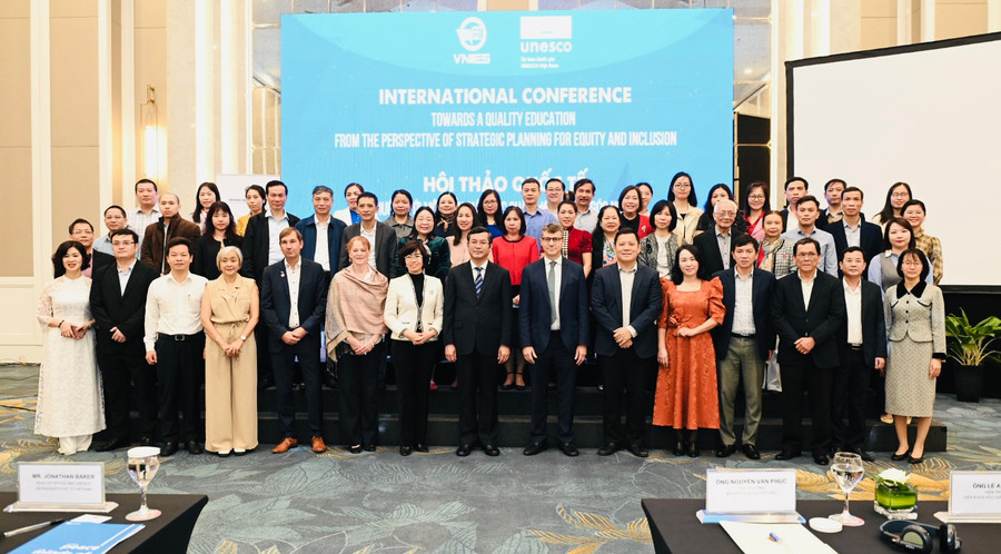 Các đại biểu tham dự Hội thảo.