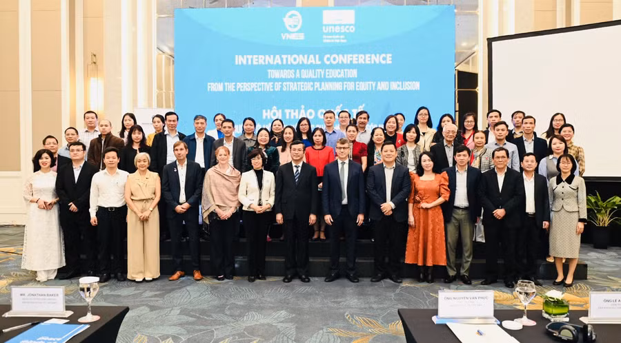 Các đại biểu tham dự Hội thảo.