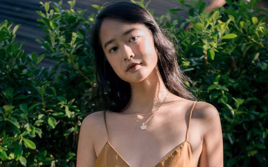 Nhan sắc gây sốt cộng đồng mạng của “nàng thơ" trong MV Trốn tìm - Đen Vâu ảnh 2