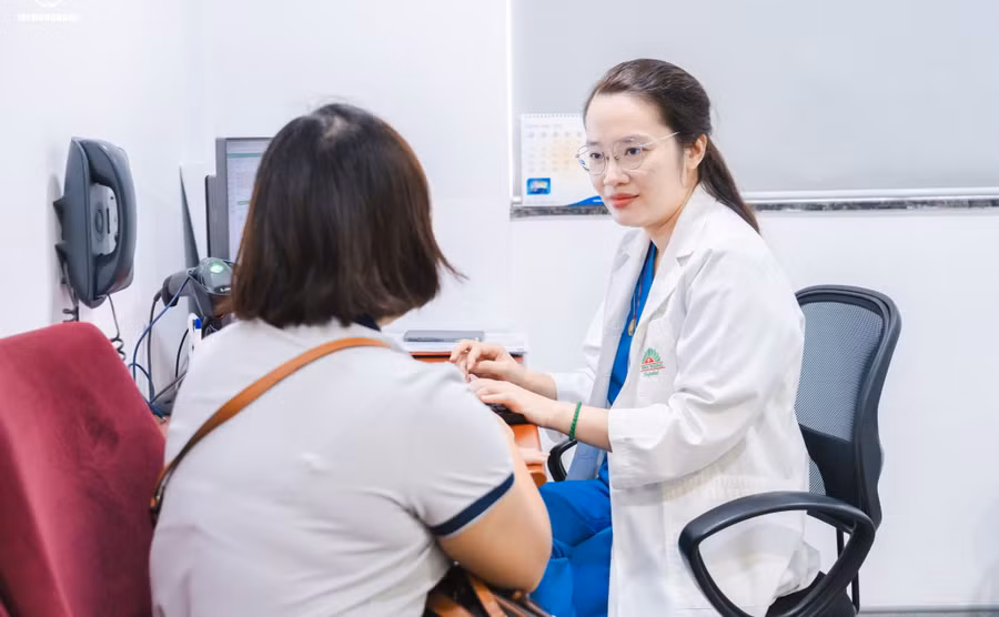 Bác sĩ Phạm Thị Thùy Dương - Trưởng Trung tâm Hỗ trợ sinh sản IVF Hồng Ngọc. Ảnh: NVCC