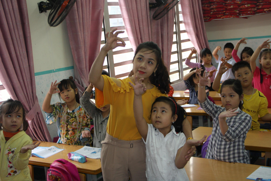 Cần bảo đảm đủ giáo viên đứng lớp cho các trường học. Ảnh minh họa