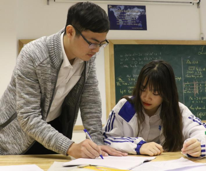 Thầy trò Trường THPT Ban Mai, Hà Đông, Hà Nội. Thầy trò Trường THPT Ban Mai, Hà Đông, Hà Nội.