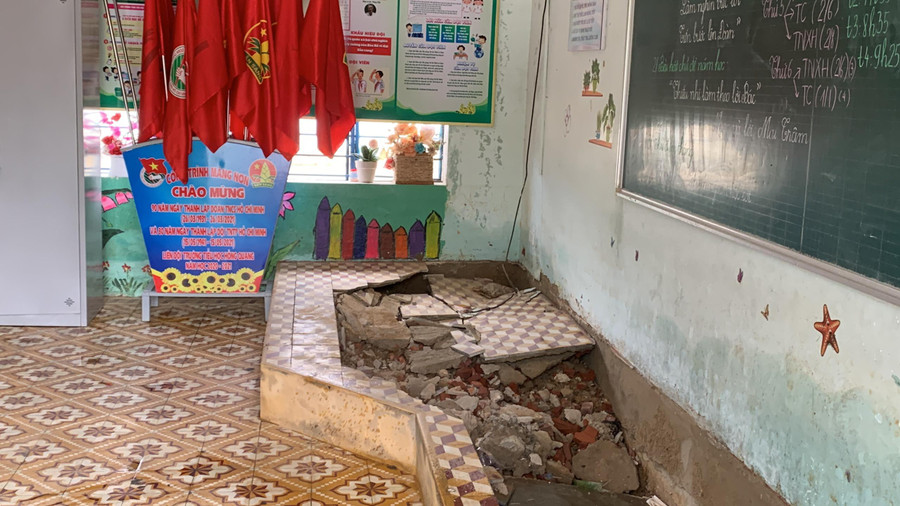 Phòng Đội của Trường Tiểu học Hồng Quang vẫn chưa khắc phục được sau khi nước lũ rút lui.