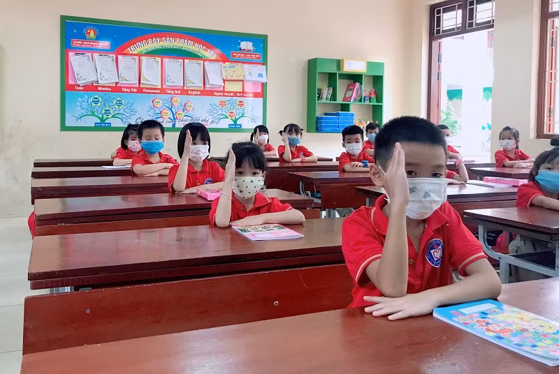 Học sinh tiểu học tỉnh Bắc Ninh được tổ chức học trực tiếp sau thời gian học trực tuyến phòng dịch. Ảnh: Đăng Chung