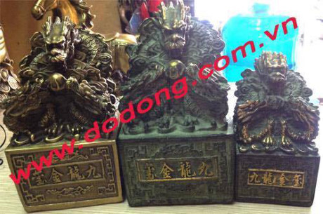Hiện vật lão nông Nghệ An đào được có thực sự là ấn tín của vua? - Ảnh 4 Hien vat lao nong Nghe An dao duoc co thuc su la an tin cua vua? - Anh 4