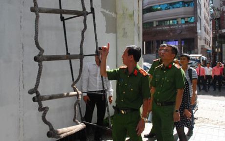 Phát hiện nhiều vi phạm về phòng cháy, chữa cháy các cơ sở karaoke - Ảnh 3 Phat hien nhieu vi pham ve phong chay, chua chay cac co so karaoke - Anh 3