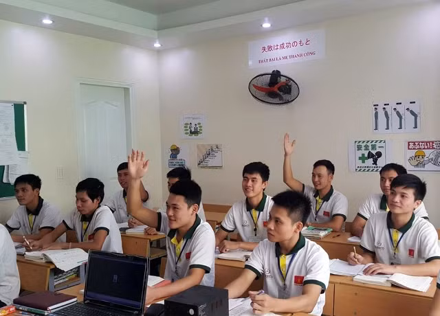 Trang bị kỹ năng nghề đóng vai trò không thể thiếu với các lao động tham gia đăng ký xuất khẩu. 