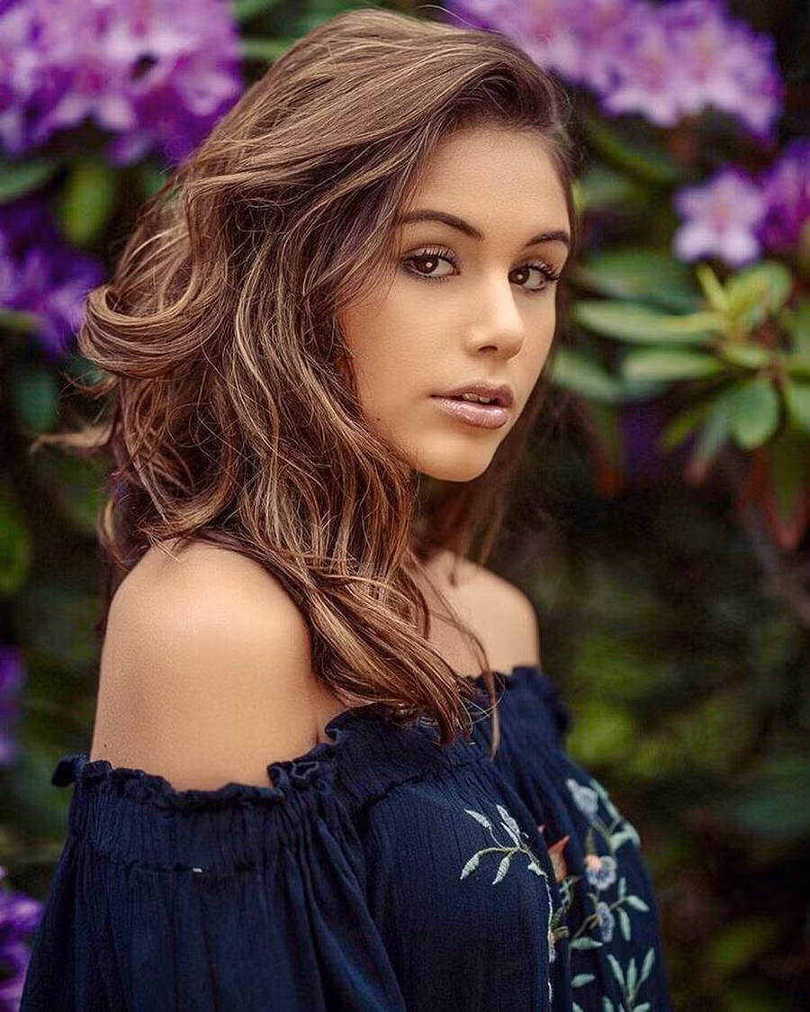 18. Ca sĩ, vũ công Vienna Maryce. 18. Ca sĩ, vũ công Vienna Maryce.