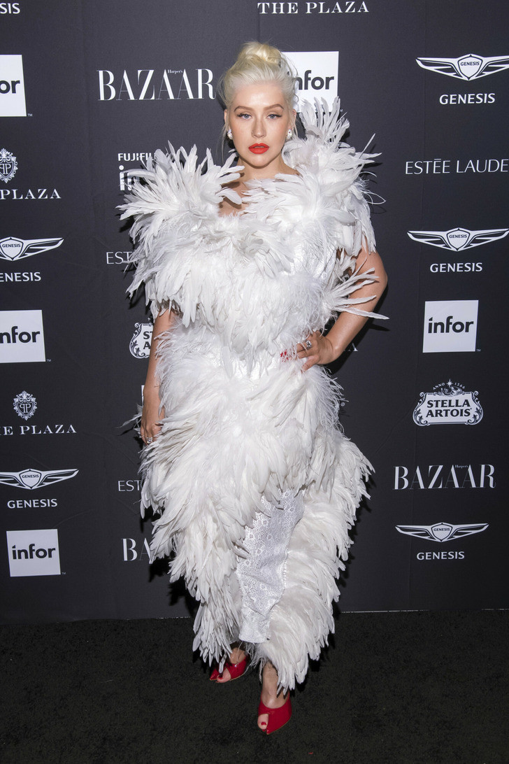 Christina Aguilera tại tiệc Harper's BAZAAR. Christina Aguilera tại tiệc Harper's BAZAAR.