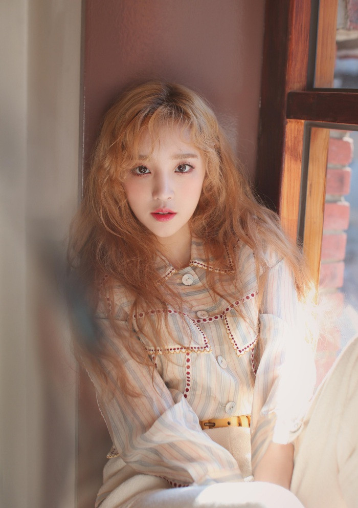 19: Ca sĩ Yuqi. 19: Ca sĩ Yuqi.