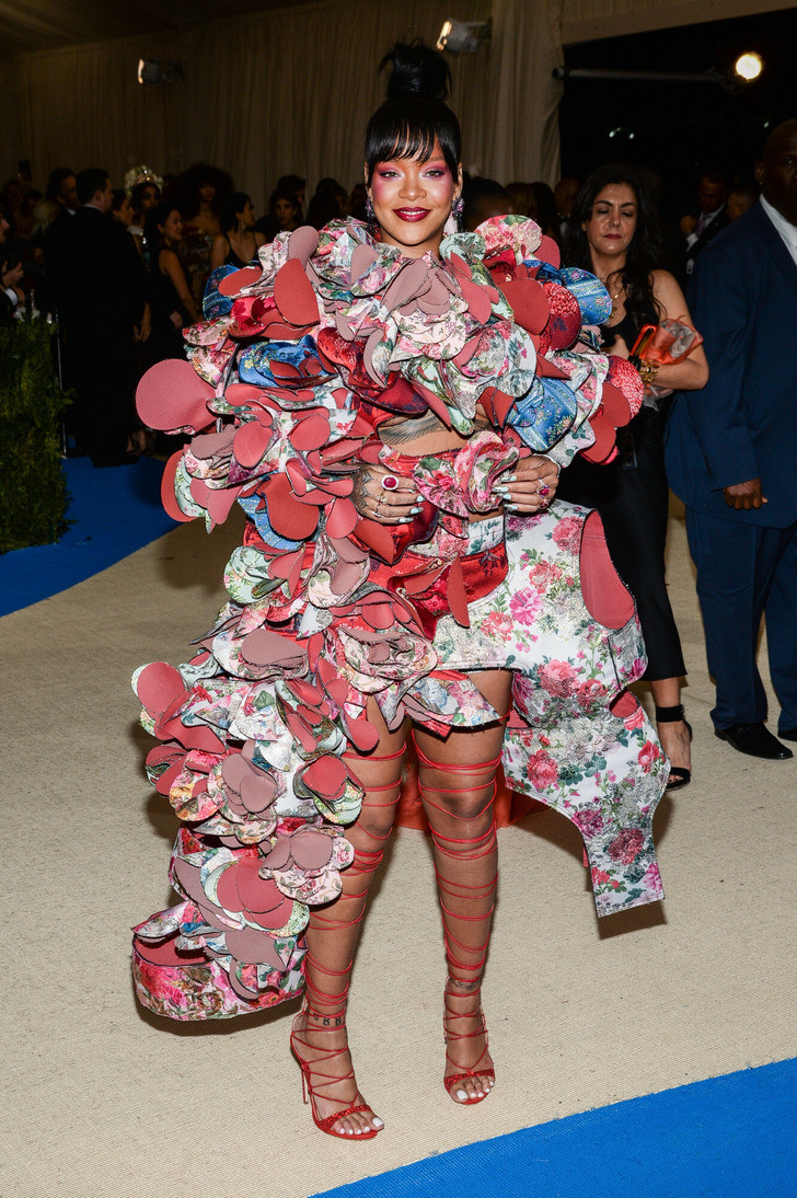 Rihanna tại Met Gala. Rihanna tại Met Gala.