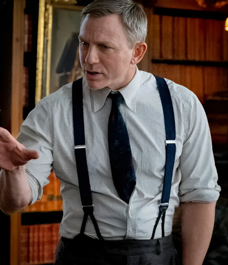Daniel Craig kiếm được 100 triệu USD cho phần tiếp theo của Knives Out (Kẻ Đâm Lén). Daniel Craig kiếm được 100 triệu USD cho phần tiếp theo của Knives Out (Kẻ Đâm Lén).
