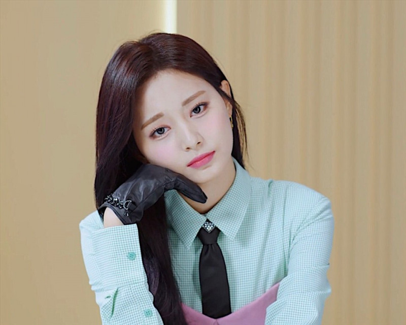 10: Ca sĩ Tzuyu. 10: Ca sĩ Tzuyu.